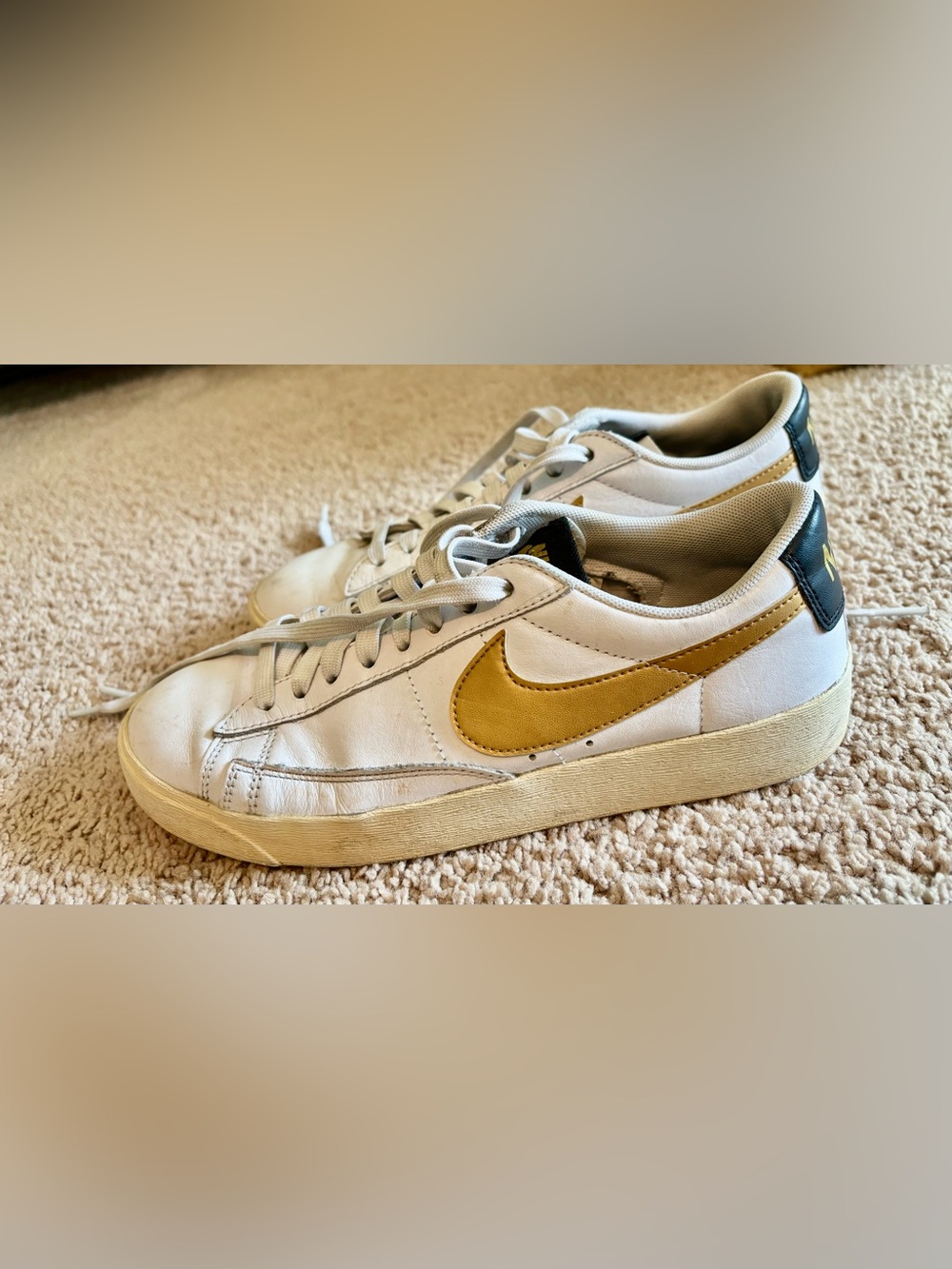 Nike Blazer Low SE women’s sneaker - size 7.5